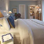 Roseville House 4*
