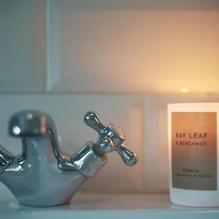 Roseville - Luxury بيت ضيافة *