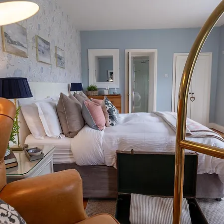 Roseville House - Luxury Accommodation