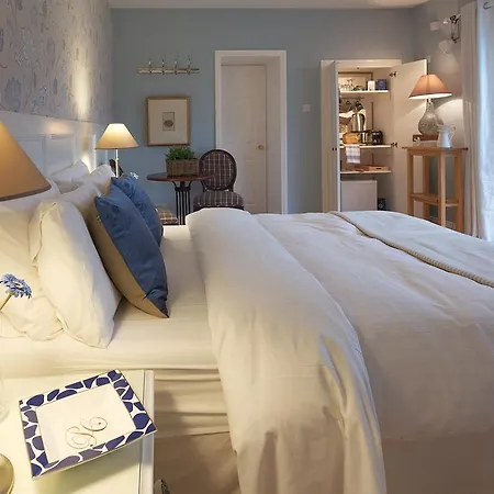 Roseville House 4*