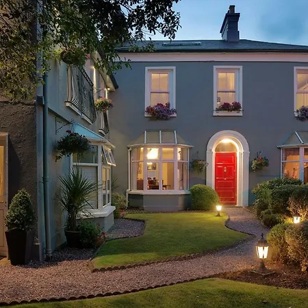 Гостевой дом Roseville - Luxury